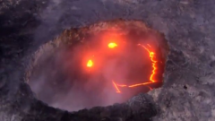 夏威夷火山会“微笑” 喷发岩浆吸引观光客