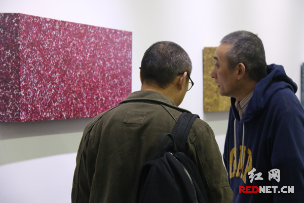 李岸油画展在后湖开幕 展出作品充满阳光气息（图）