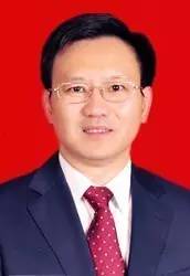陈华文，男，1968年7月出生，汉族，江西丰城人，1988年3月加入中国共产党，1988年7月参加工作，学历在职研究生，经济学博士，教授级高工。