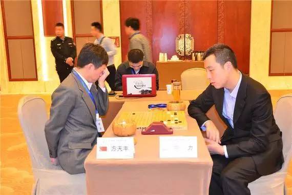 【新闻速递】AlphaGo复出下棋，人机大战第二季即将上演