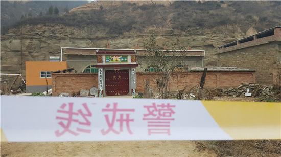 陕西延长县曹渠村村民小组长曹英海家。11月16日晚，曹英海及亲属被村民黑延平捅杀致4死5伤。