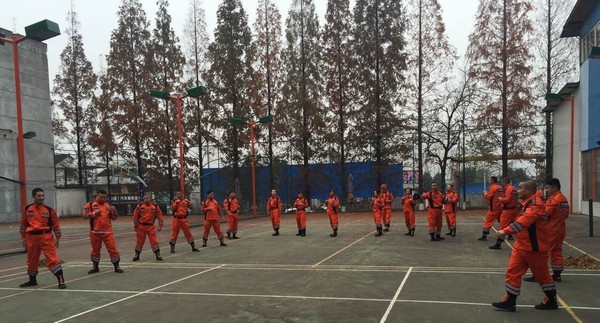 【新闻动态】中国紧急救援华宁救援总队指南针分队--救助技能培训