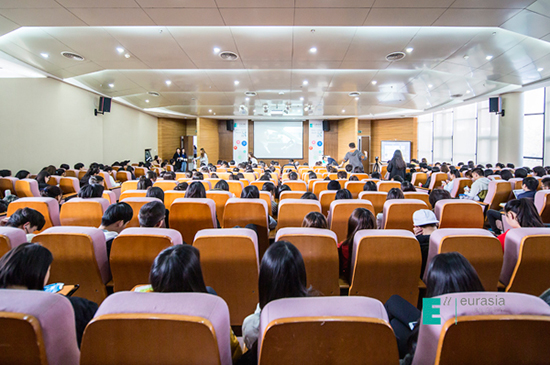 第七届美国密苏里新闻学院西安教学周在欧亚学院举行