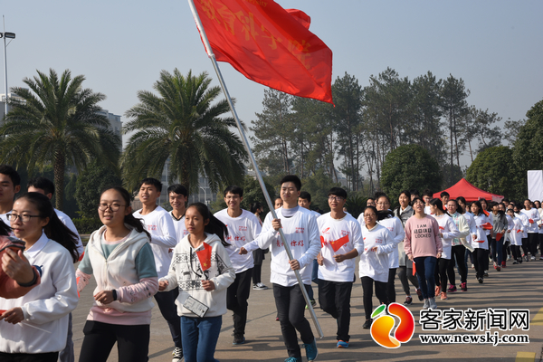 碧桂园联合赣南师大举办“微马拉松”活动