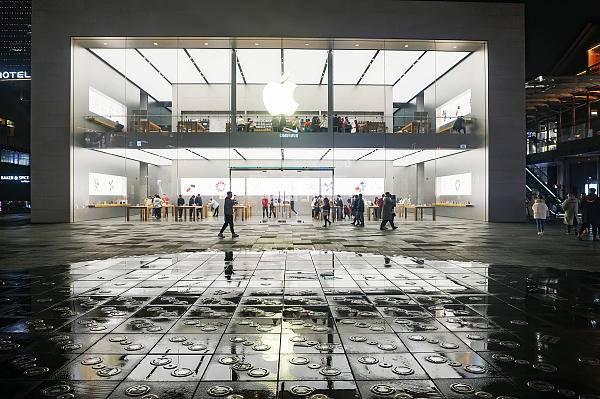 苹果美国门店开业5天又关闭，为救销量，官方首次参加中国618