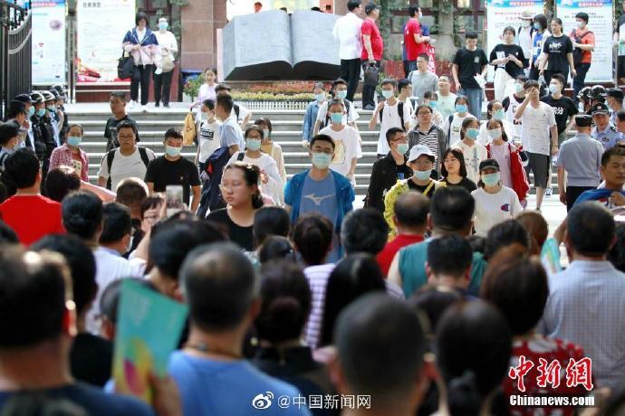 全国超半数省份结束高考，多地公布成绩查询时间