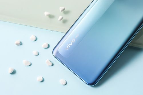 vivo Y70s迎来冷萃银新配色 7月28日正式上市