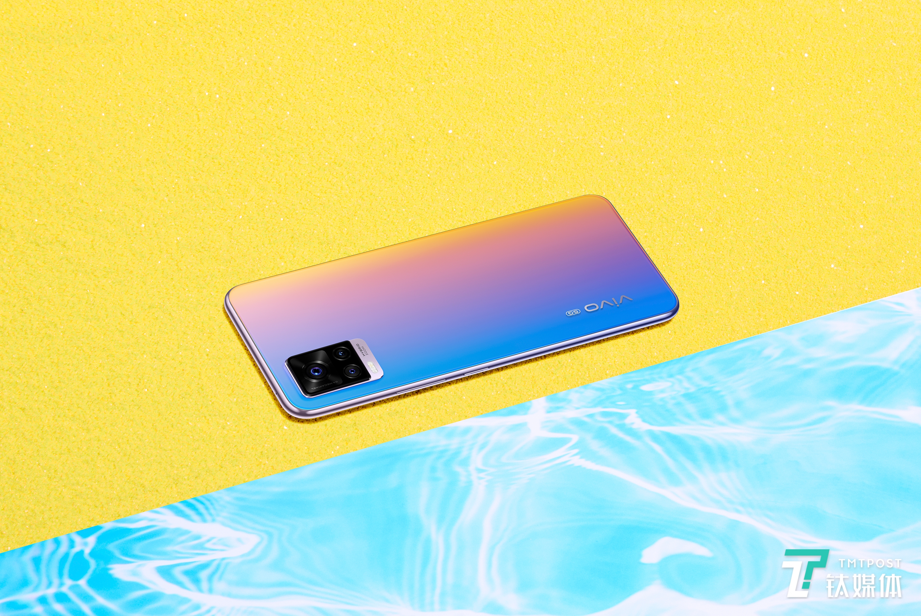 vivo发布新一代自拍旗舰：极致轻薄的机身+自动对焦前置双摄丨钛快讯