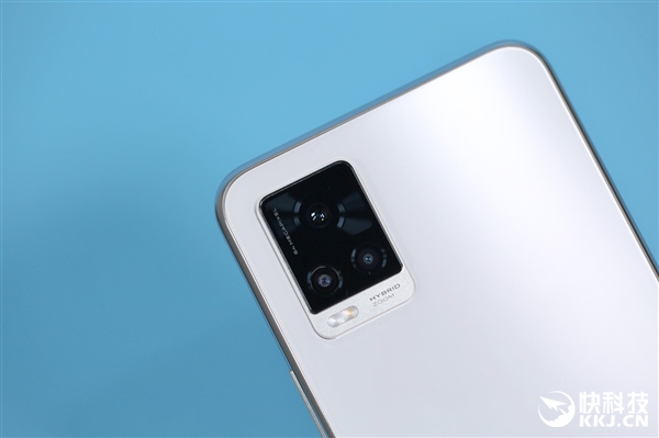 170g最轻薄5G手机 vivo S7月光白开箱图赏