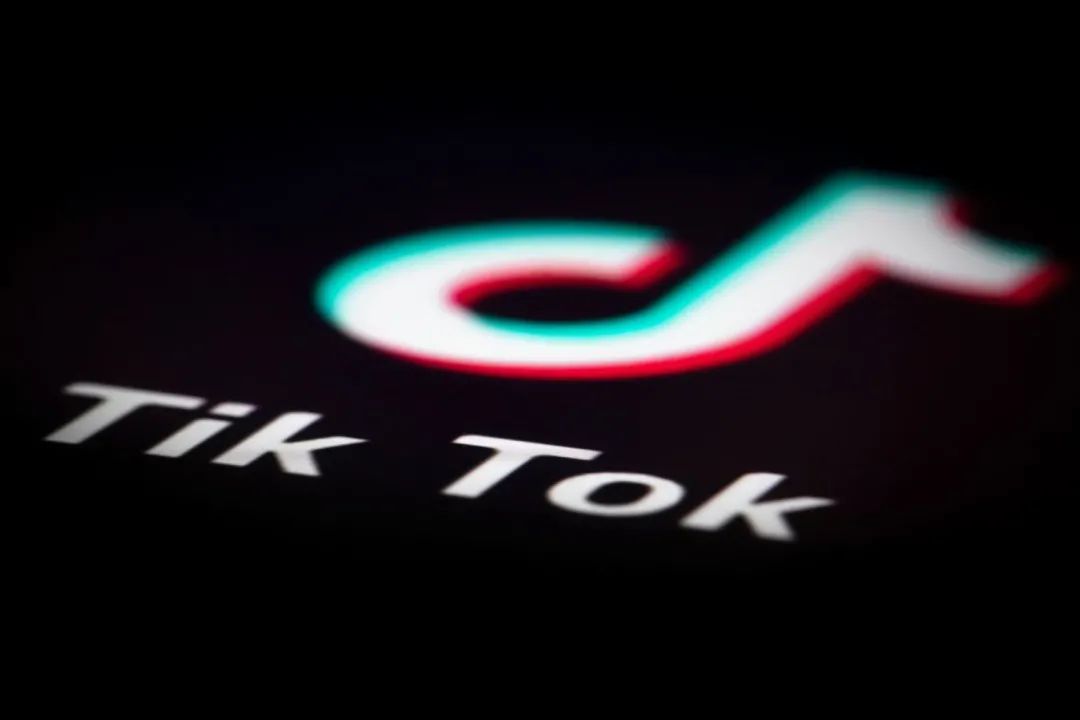 TikTok被逼“卖身”背后：自卑的美国互联网
