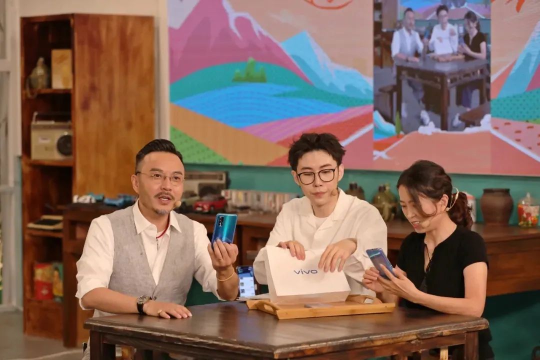 刘涛刷新明星带货纪录，汪涵选品聚光灯倾向中小商家