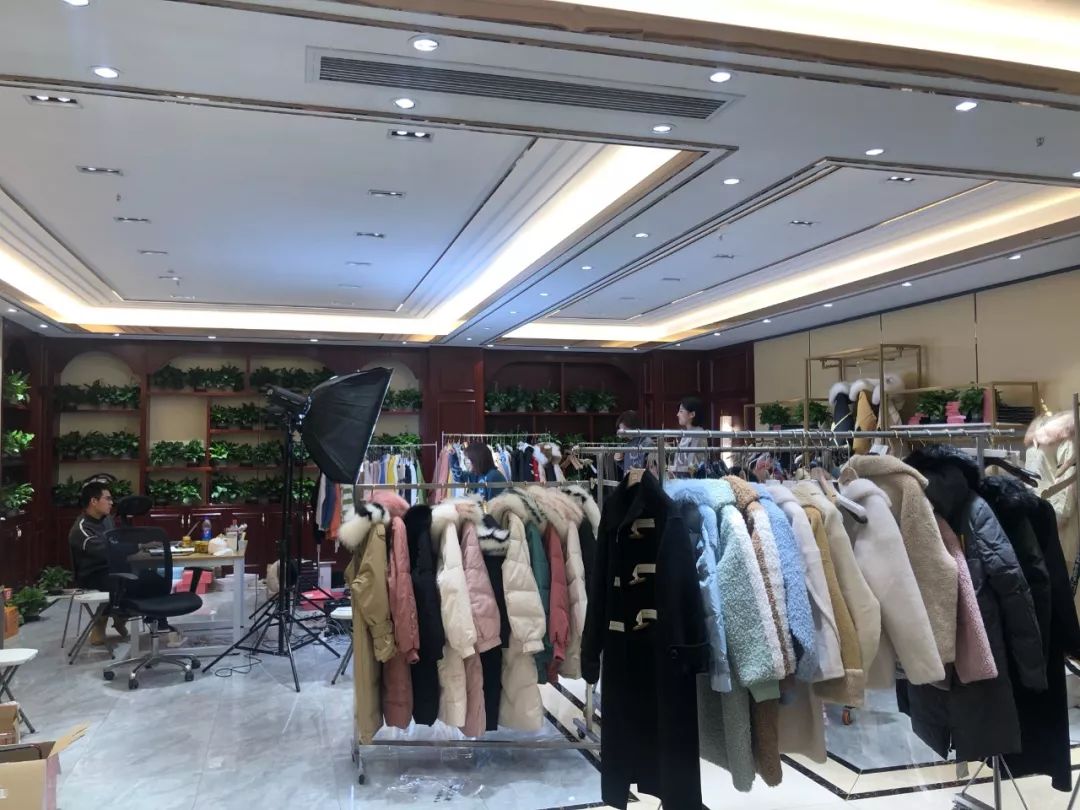 快手直播特殊的社交粘性，头部网红并不“重要”？