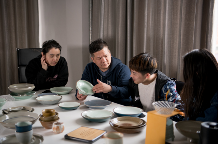 台湾大叔放弃绿卡做“景漂”，被苏大强带火