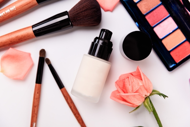 今日头条化妆品行业开户需要什么资料？开户费是多少？
