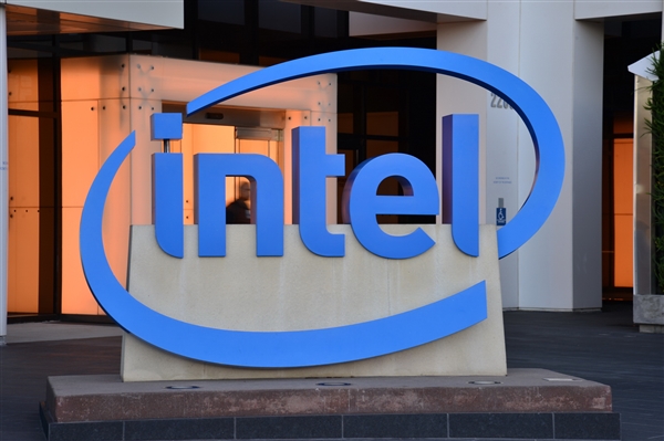 371GB/s速度 Intel造出世界最强“硬盘”：夺回IO500第一