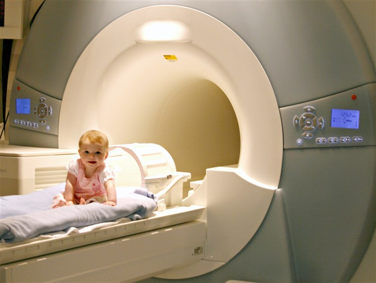 AI让MRI成像快了4倍，核磁检查再也不用排队了