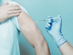 国产新冠疫苗预计年底上市，接种前量产最大阻碍是什么？