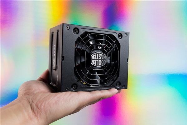 轻盈一握：酷冷至尊发布V SFX Gold迷你电源 唯一金牌850W