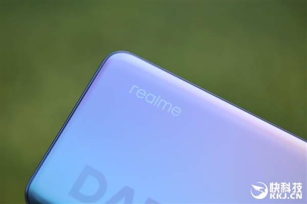 迄今为止最轻Realme！真我X7 Pro C位色开箱图赏