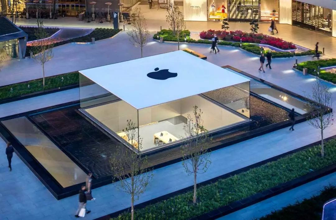 将iPhone越做越丑的苹果公司，却将线下店越建越美？