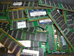 内存、SSD价格恐崩盘：三星等存储厂商积压多达4个月库存