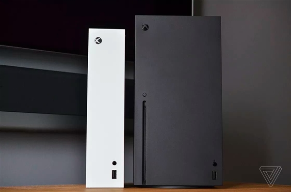 微软Xbox Series X/S主机抢先开箱：果然大家伙