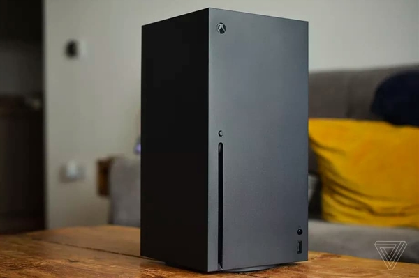 微软Xbox Series X/S主机抢先开箱：果然大家伙