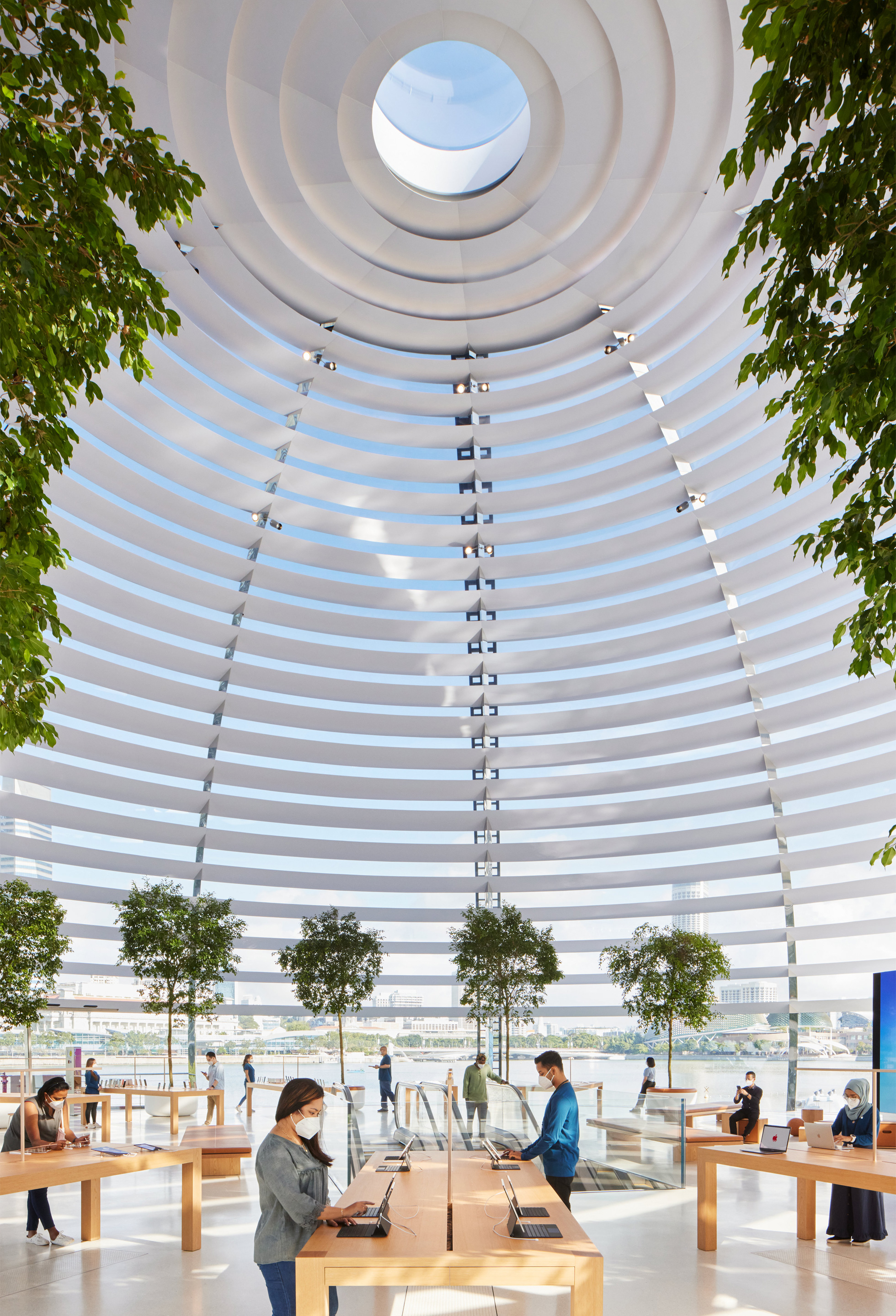 苹果官宣：全球首家水上Apple Store周四开业