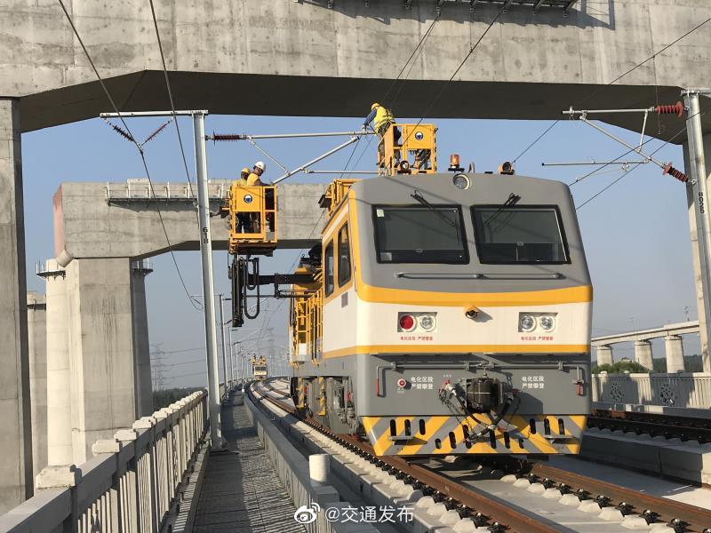 京雄城际铁路全线接触网贯通，系高铁投入首款智能接触网装备