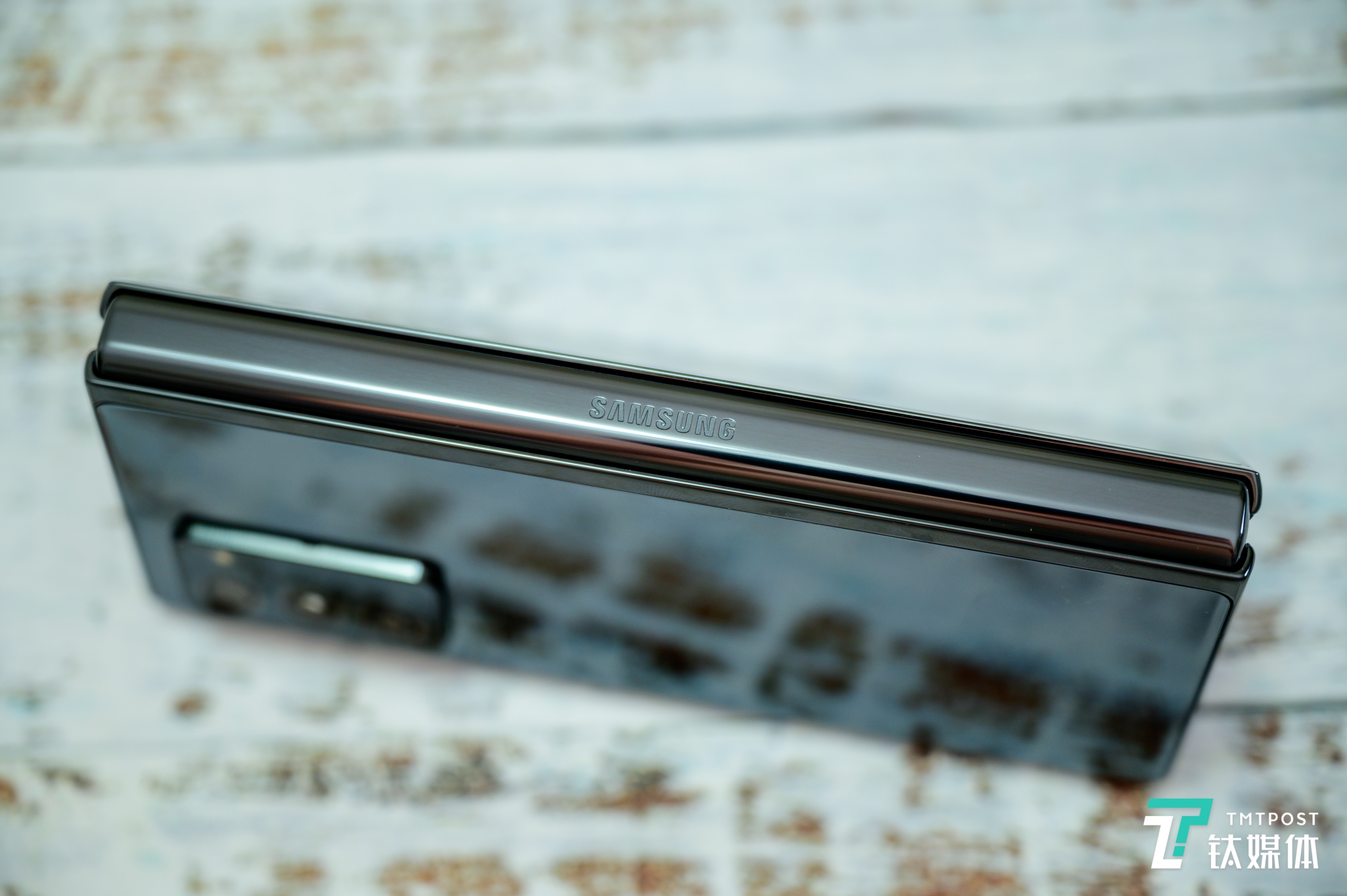 三星Galaxy Z Fold2 5G测评：折叠屏手机再向“实用”迈出一步 | 钛极客