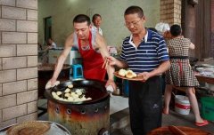 小小早餐店逆转生意困局！通过一招免费送豆浆，收入提升3倍