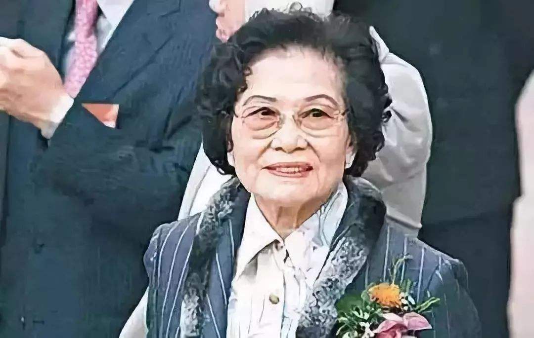 香港最有威望的包租婆：今年已92岁，一年靠收租就能赚200亿