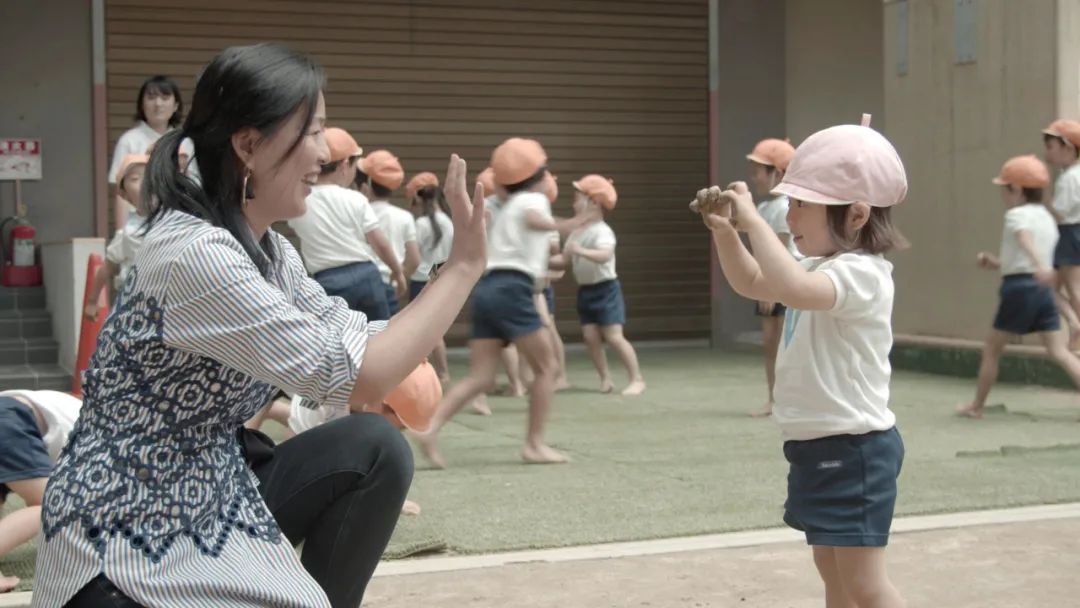 从战地女记者到豆瓣9分纪录片导演，周轶君谈何为最好的教育