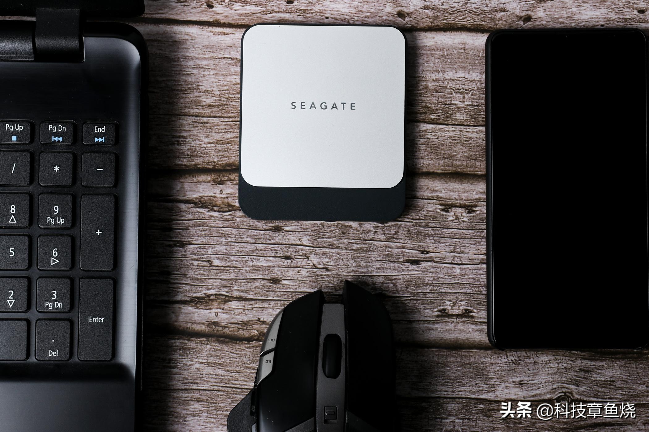 移动硬盘和固态硬盘的区别是什么（两者速度对比分析）