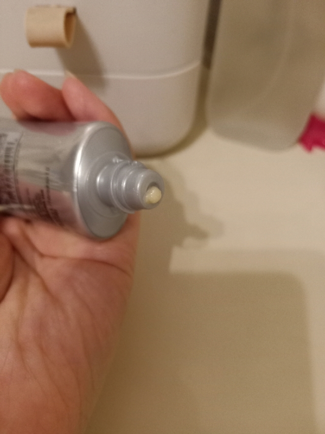 颜洁面乳怎么样（伊丽莎白雅顿晶璨皙颜洁面乳使用体验）
