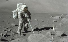 欧空局正在寻找能够抵抗破坏性月球尘埃的宇航服材料