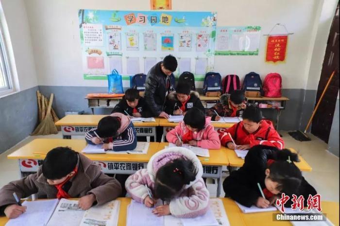 28省份今举行中小学教师资格考试，有啥新变化？