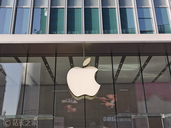 消息称苹果已将折叠式iPhone送至富士康进行测试