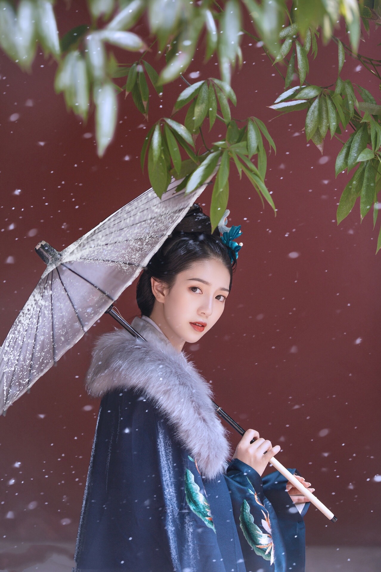 描写雪景的唯美句子（借雪景抒情的爱情唯美短句）