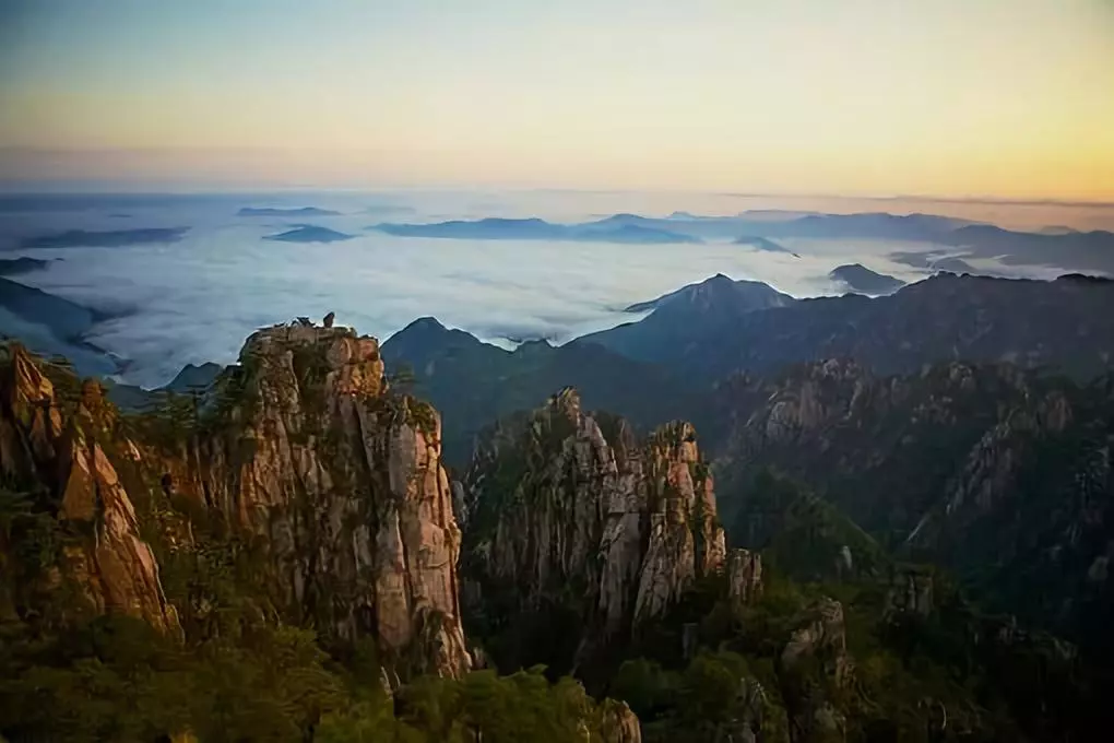 形容有山有水风景秀丽的句子（青山绿水唯美短语大全）