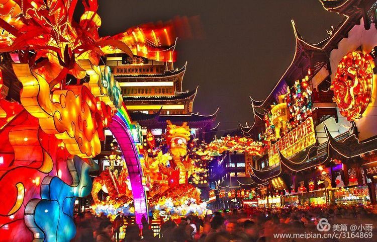 正月十五闹元宵诗句（欢乐闹元宵的18首唯美古诗）
