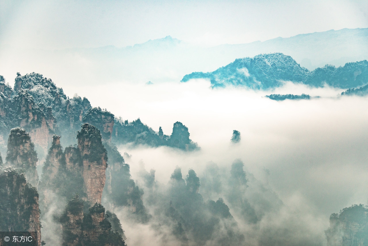 写游山玩水的经典诗句（看山看水的心情短语）