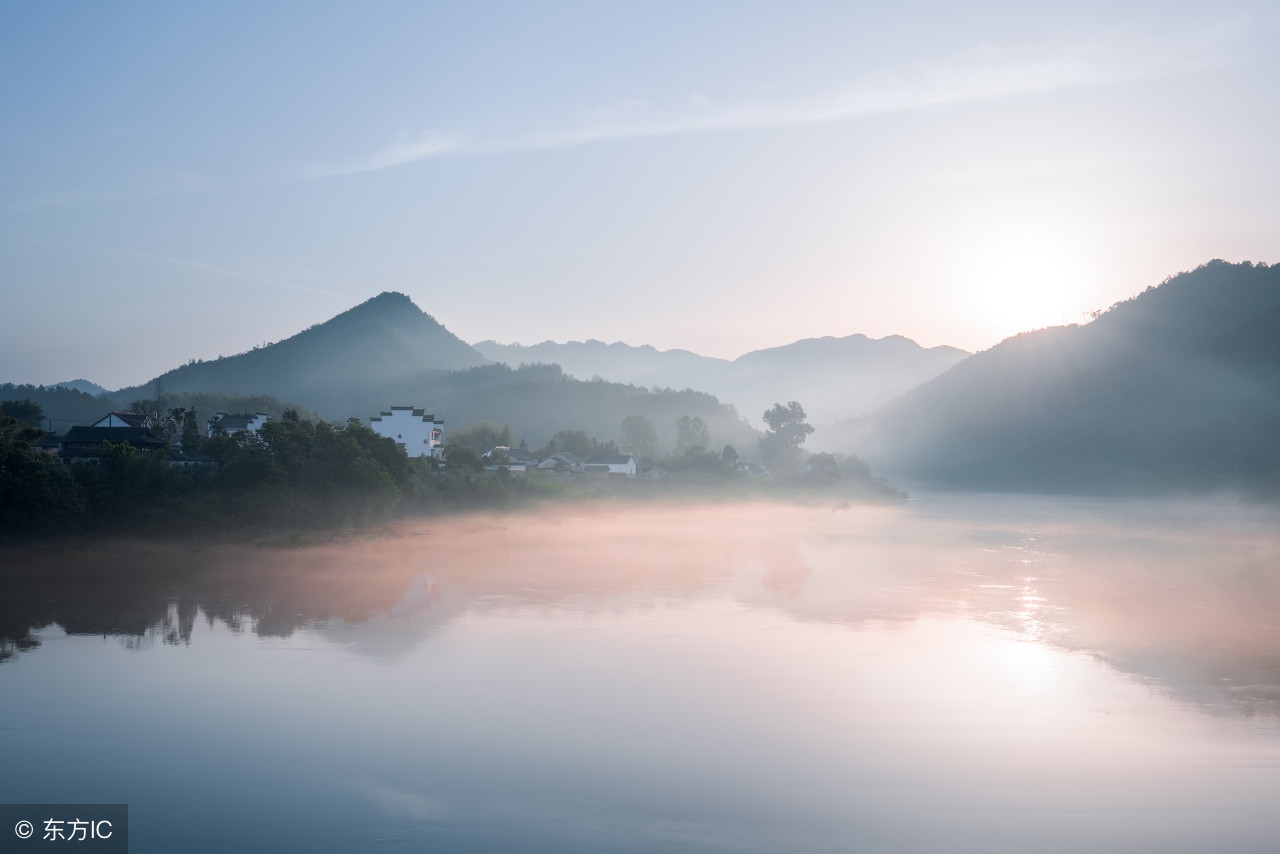 写游山玩水的经典诗句（看山看水的心情短语）