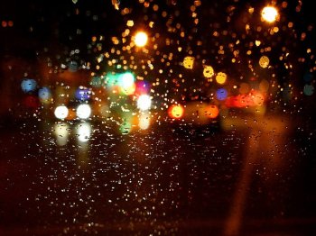 关于雨的唯美句子情话（下雨天的最美一句情话）