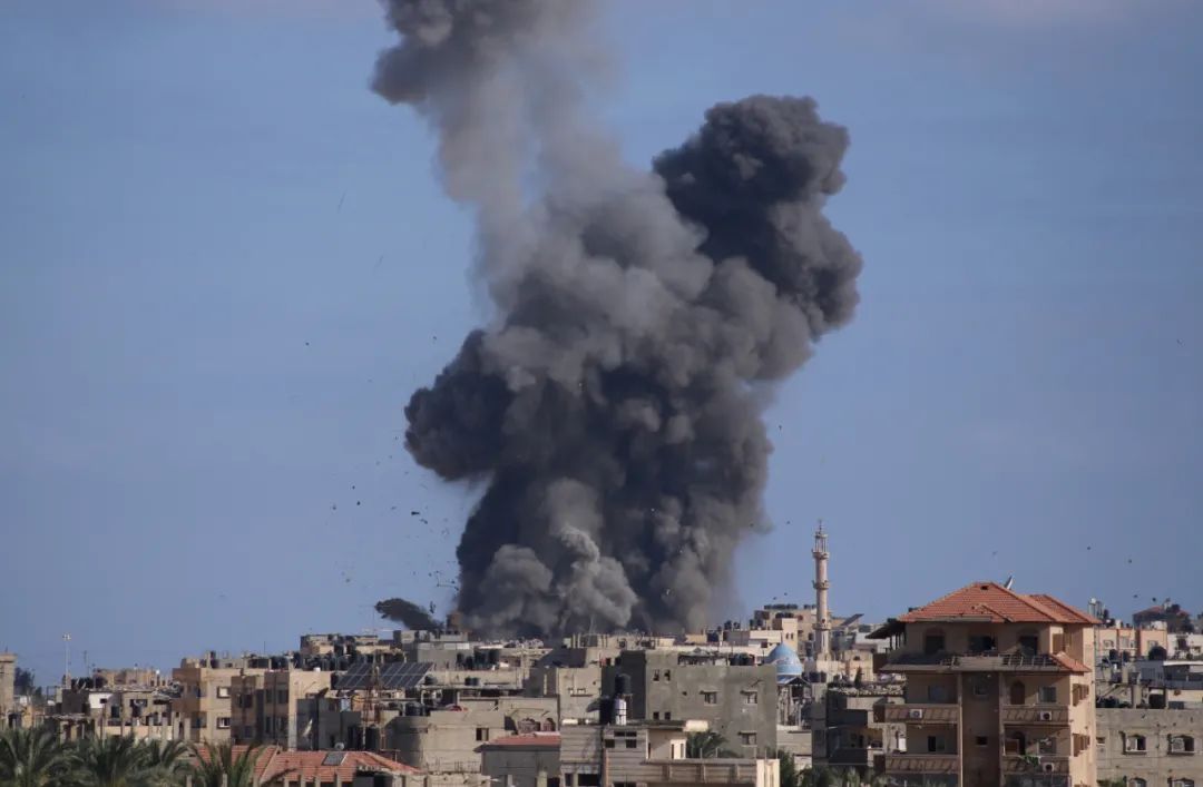 以军方致电加沙居民称导弹将炸你家，巴方103人死亡、580人受伤。