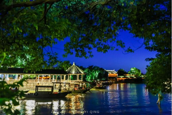 乌镇最出名诗句夜景（形容乌镇的经典诗词）