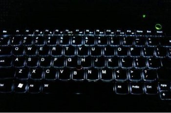 笔记本电脑键盘背光怎么开（简单3步开启键盘灯）
