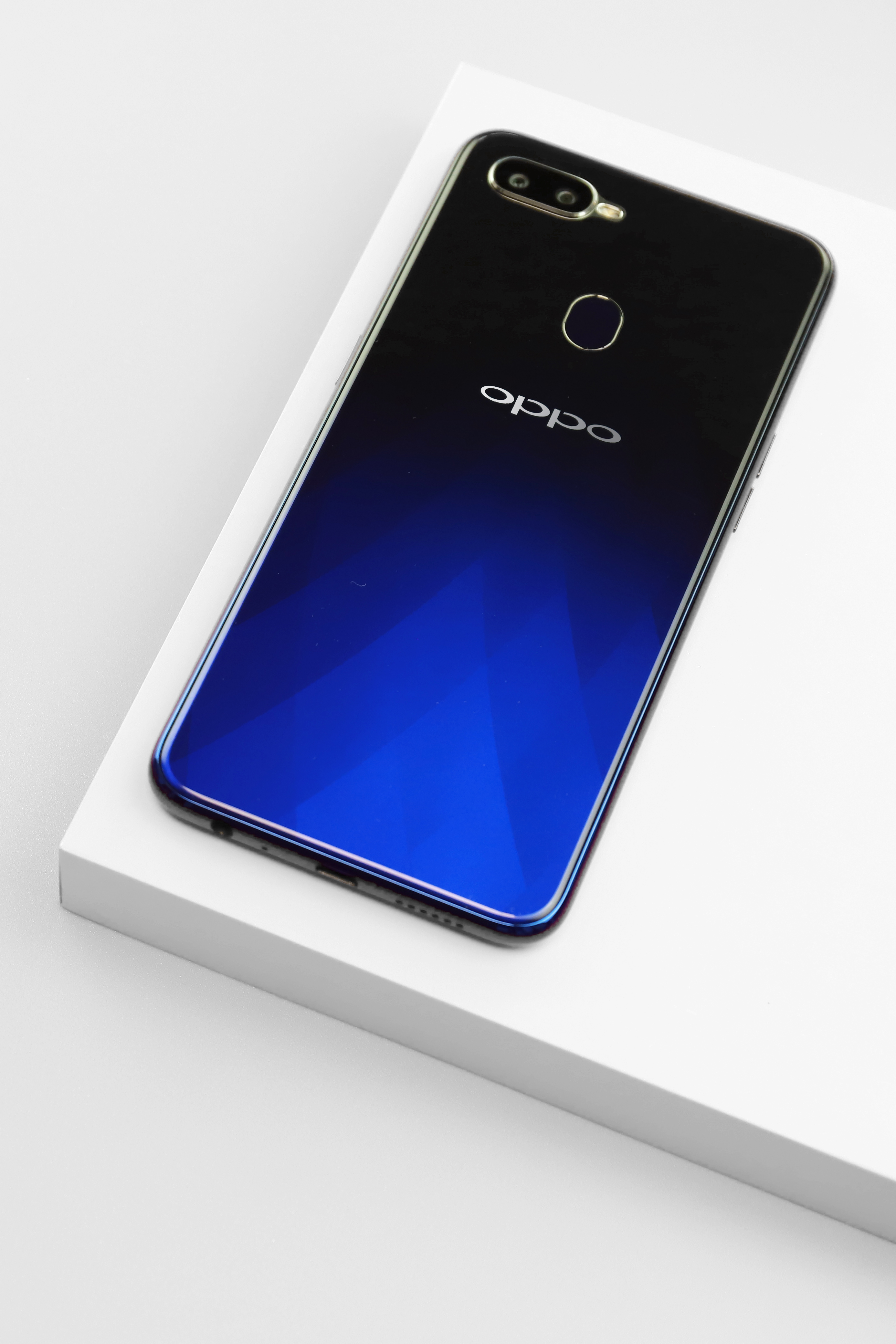 oppoa7x手机多少钱一部（oppoa7x手机参数和价格）