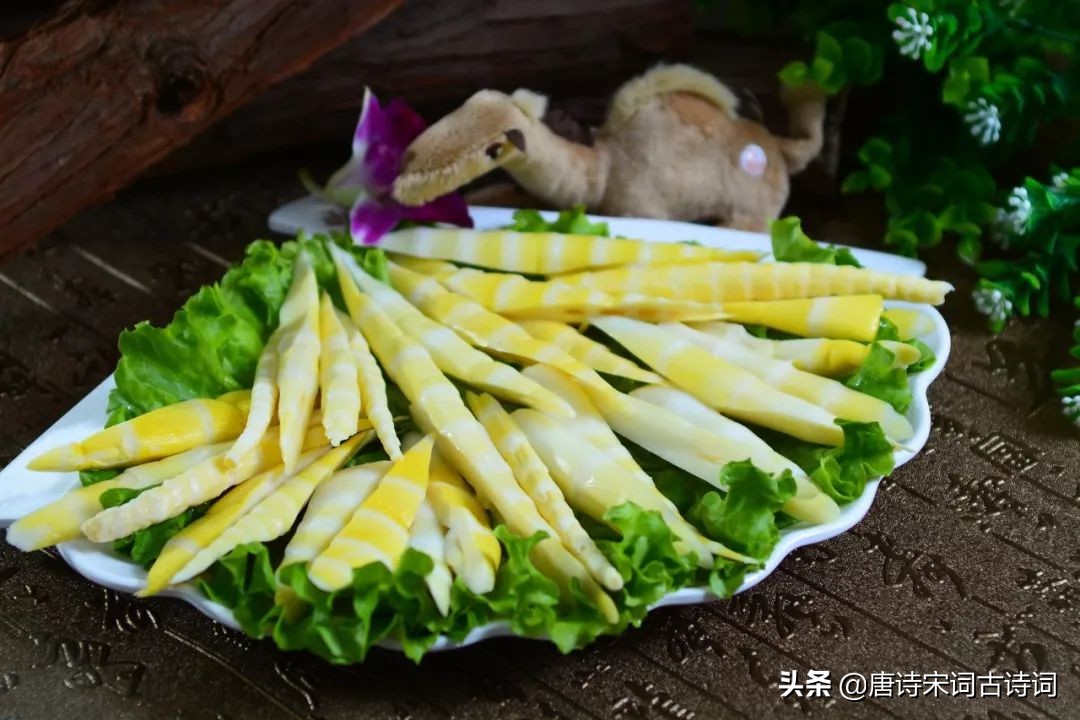 赞美美食的经典句子（形容美食诱人的句子）