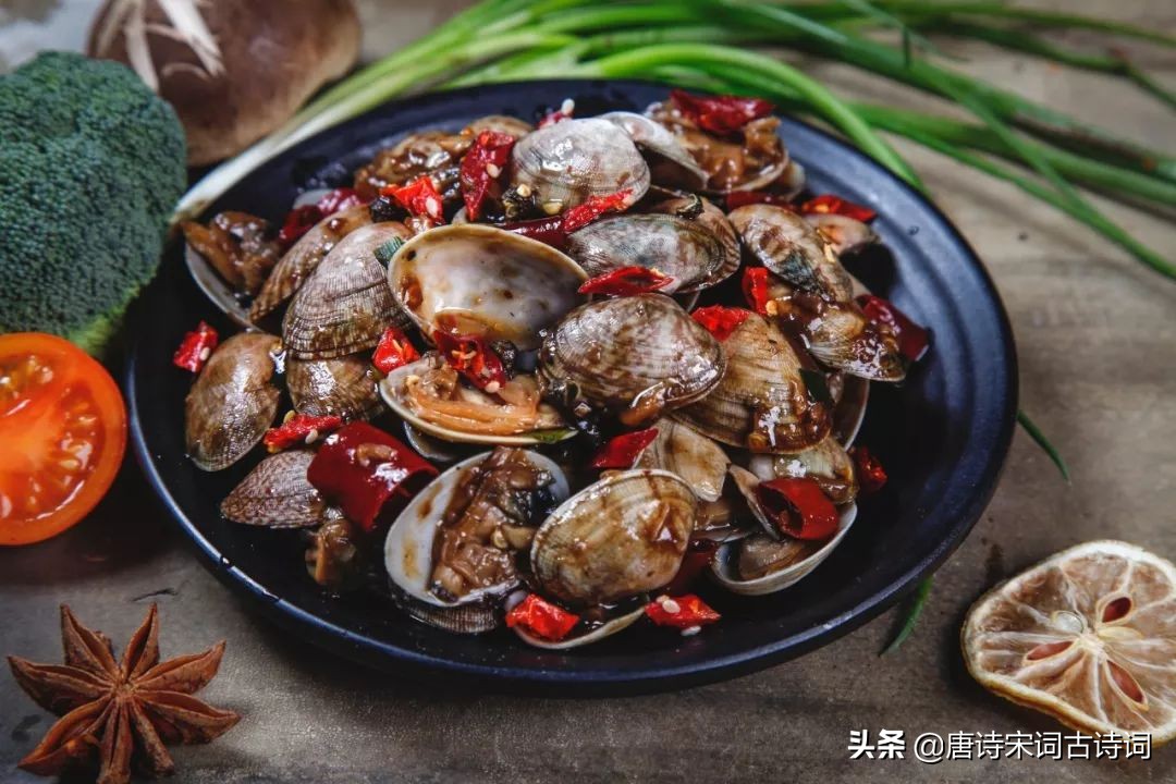 赞美美食的经典句子（形容美食诱人的句子）